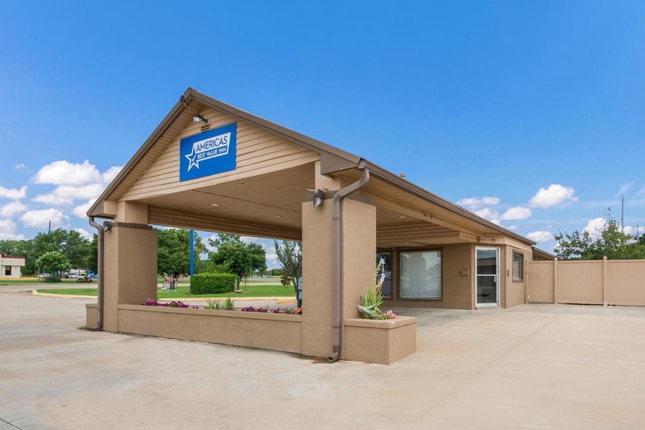 Americas Best Value Inn Woodward At 8Th St Exterior foto