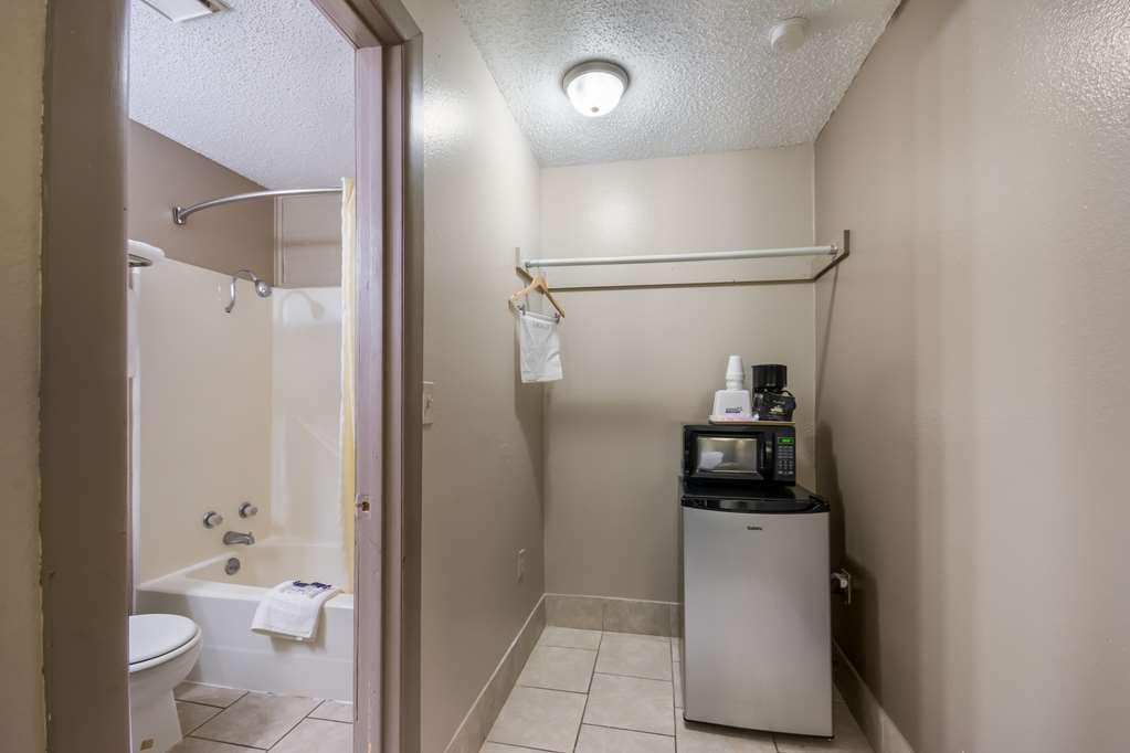 Americas Best Value Inn Woodward At 8Th St Habitación foto