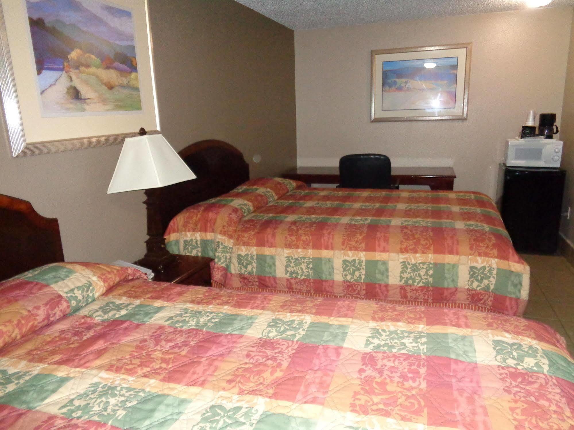 Americas Best Value Inn Woodward At 8Th St Exterior foto